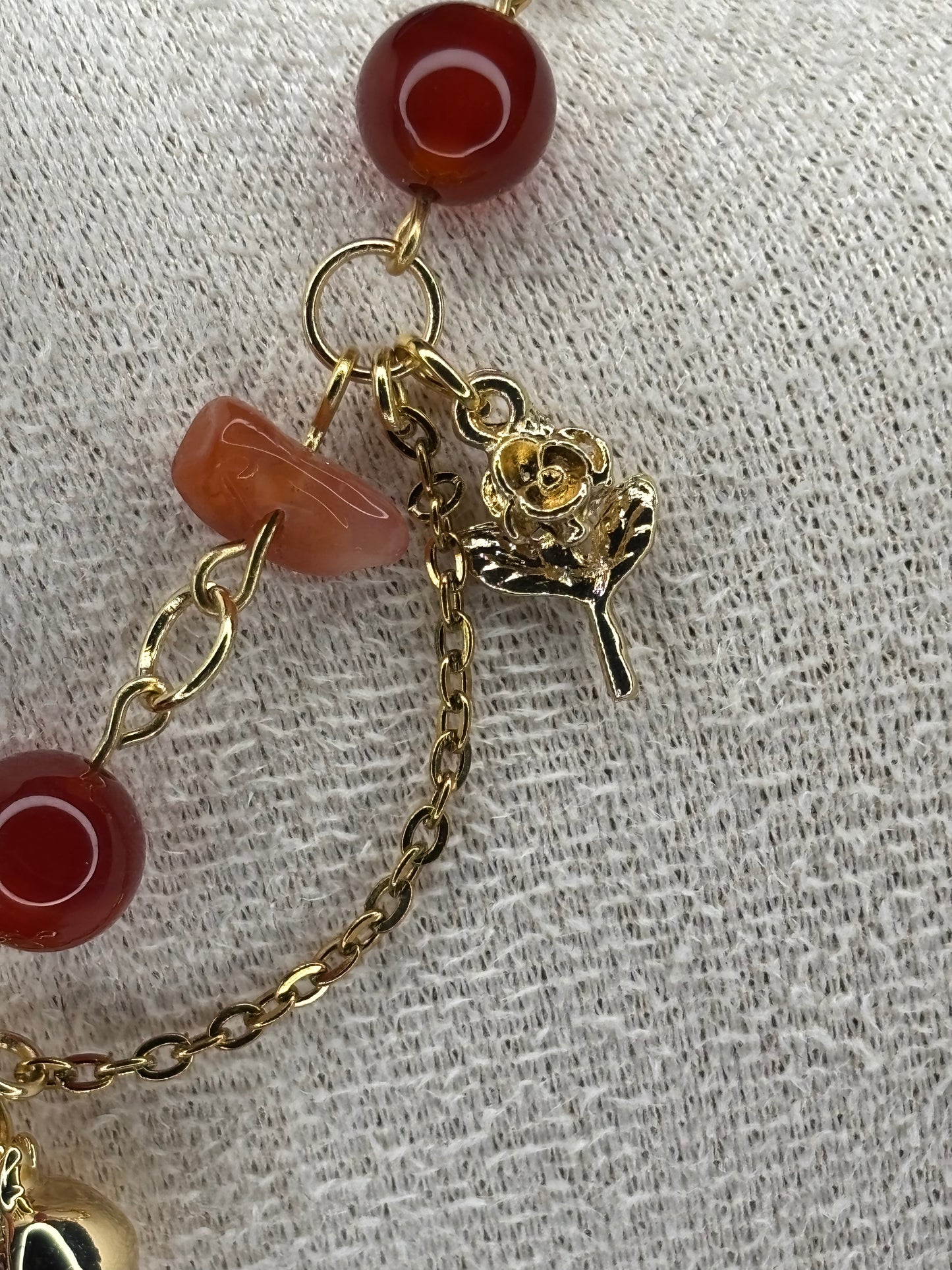 „Persephone“ - Karneol, Edelstahl 18k vergoldet