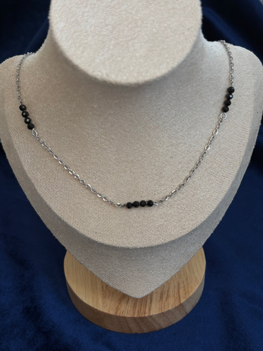Schwarzer Turmalin Edelstahl Kette „Decent Beauty Serie“