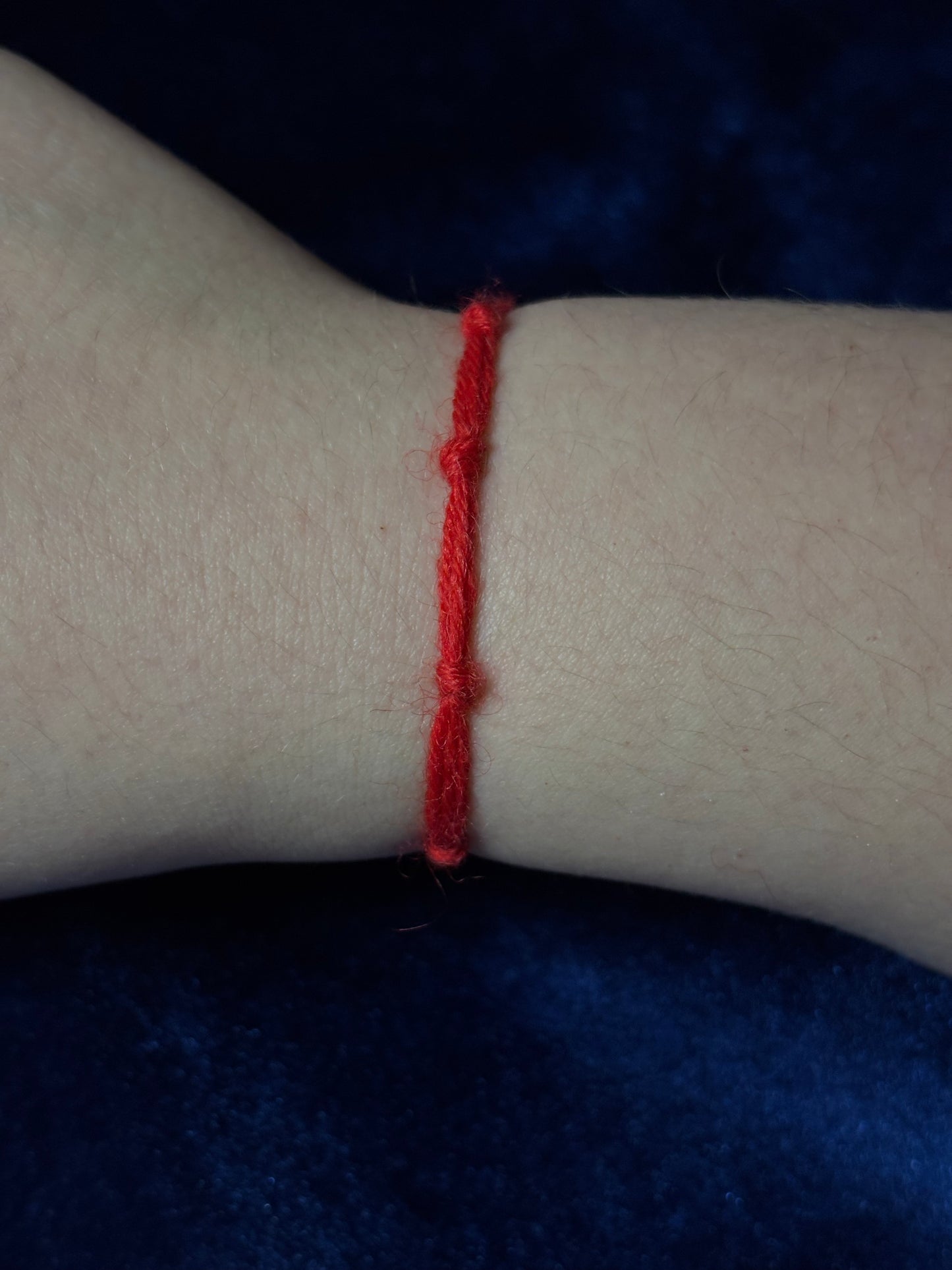 Schutzamulett „Roter Schutzfaden der 7 Knoten“